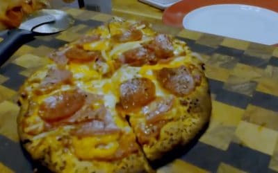 Do It Yourself – Tutorials – Making a Late Lunch LIVE today, Really Good Pizzas!